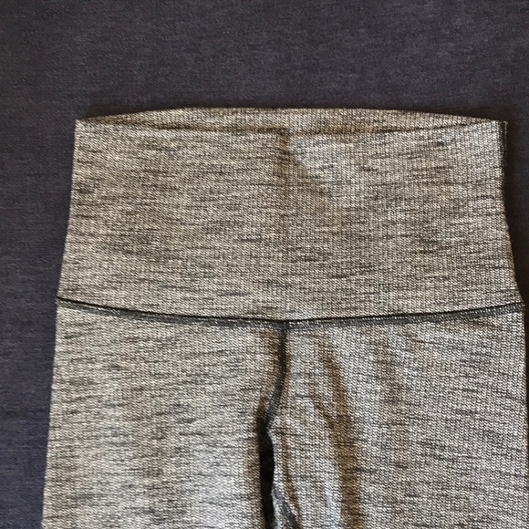 Wunder Under HR tight [B&W mini chevron!!] - Picture 2 of 5